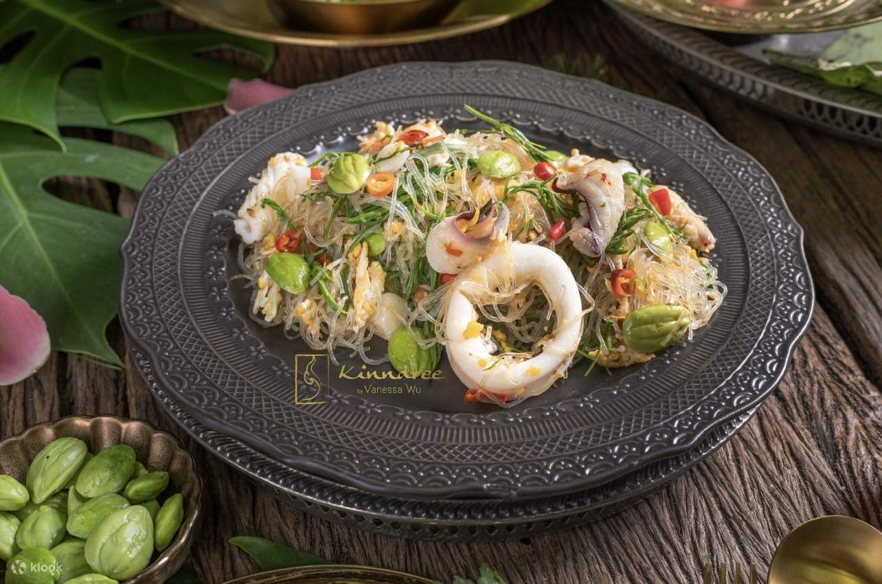 Kinnaree от Vanessa WU на Sukhumvit 8, Бангкок