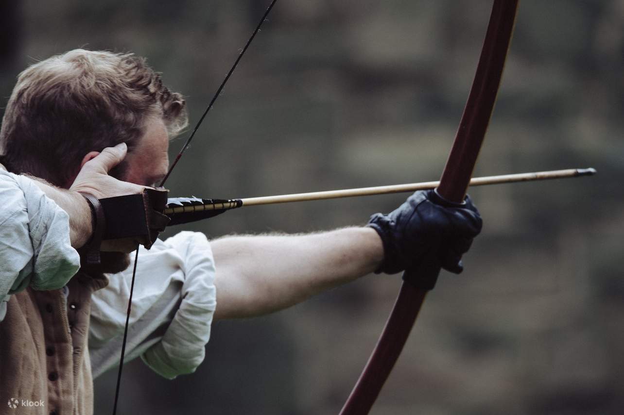 người chơi bắn cung