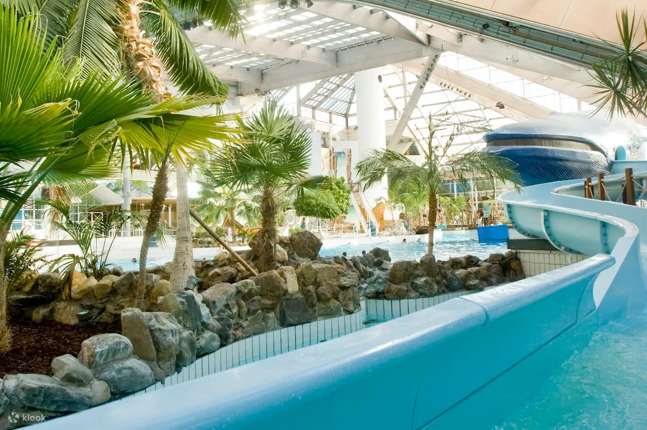 Aquaboulevard 的室内水滑梯