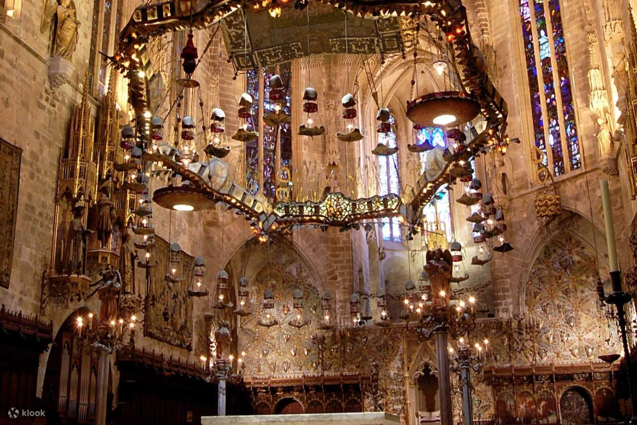 Pemandangan Catedral-Basílica de Santa María de Mallorca