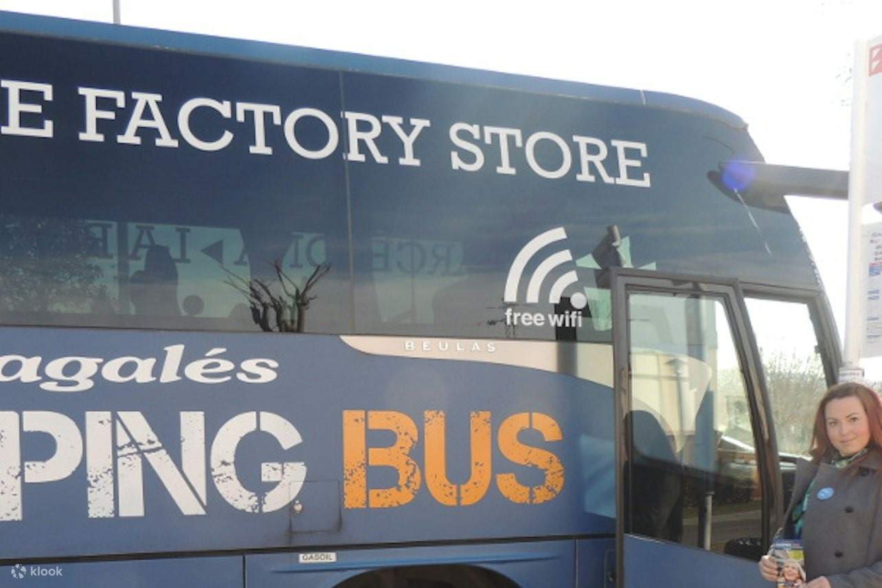 Embarking on a shopping journey with a Sagales Shopping Bus Transfer to La Roca Village