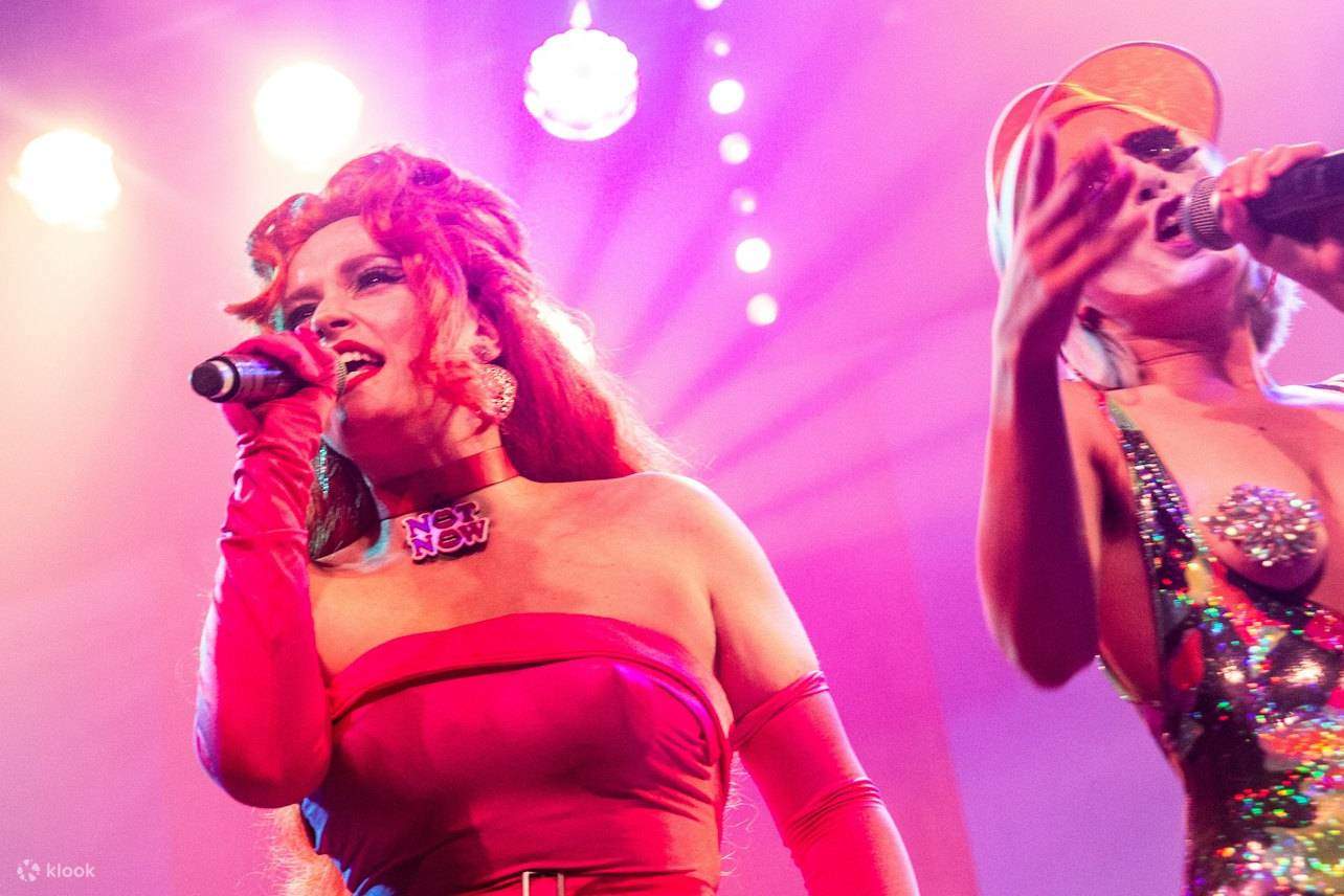 Vé xem chương trình biểu diễn nhạc kịch Madame Arthur