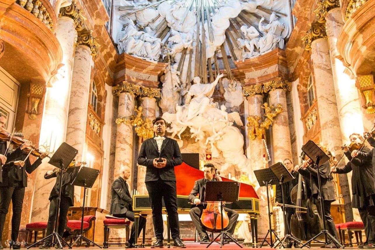 Interior Gereja St. Charles