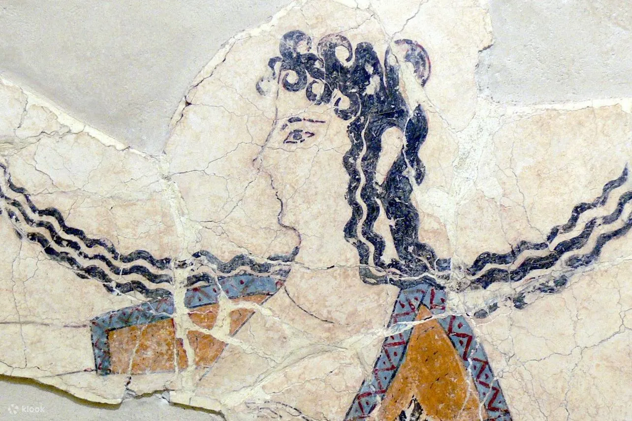 透过装饰古代克里特岛宫殿墙壁的充满活力的壁画探索米诺斯人的艺术