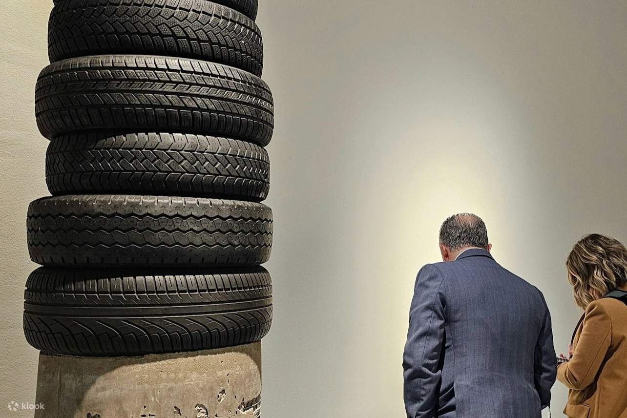 esposizione di pneumatici riciclati