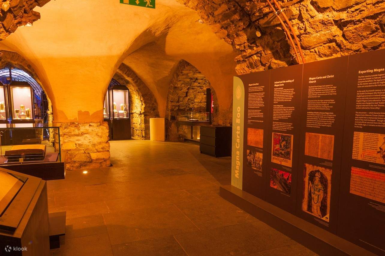 Các cuộc triển lãm tại Nhà thờ Christ Church