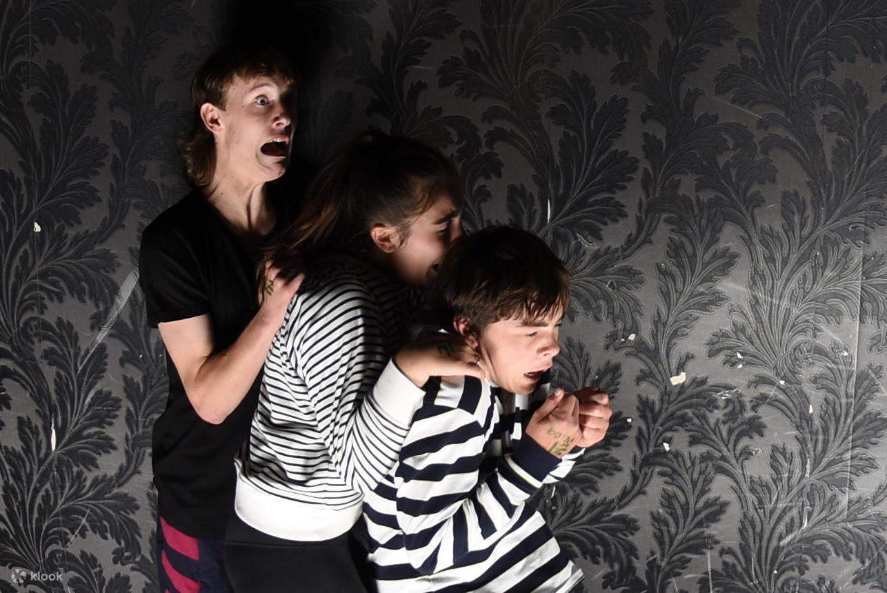 3 verängstigte Personen