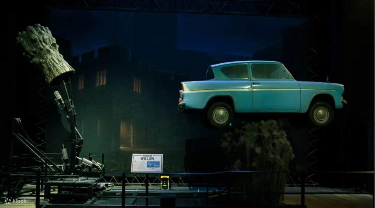La voiture volante de Harry Potter entre au musée ! - Musée du