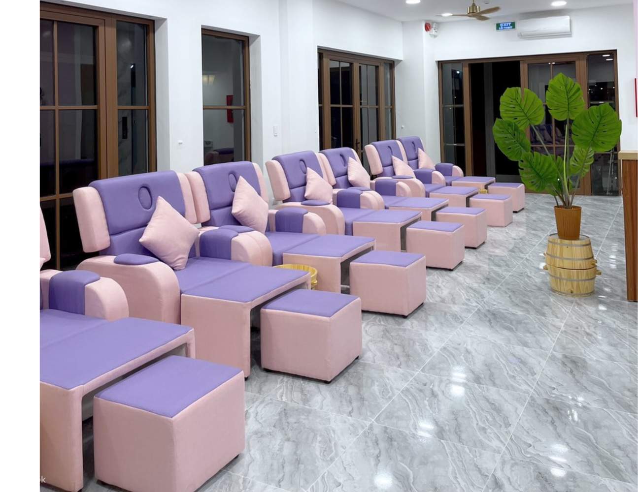 フットマッサージ