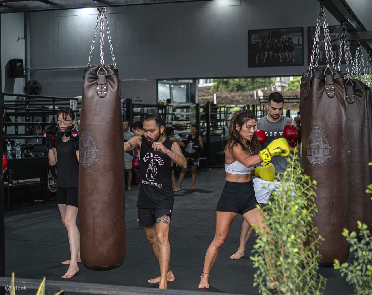 Have fun during this Muay Thai session and don't worry if this is your first attempt.