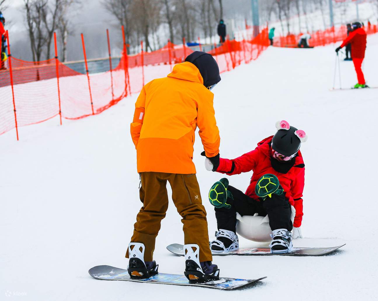 PRIVATE VIP PLUS Ski or Snowboard LESSON in NISEKO, RUSUTSU, KIRORO