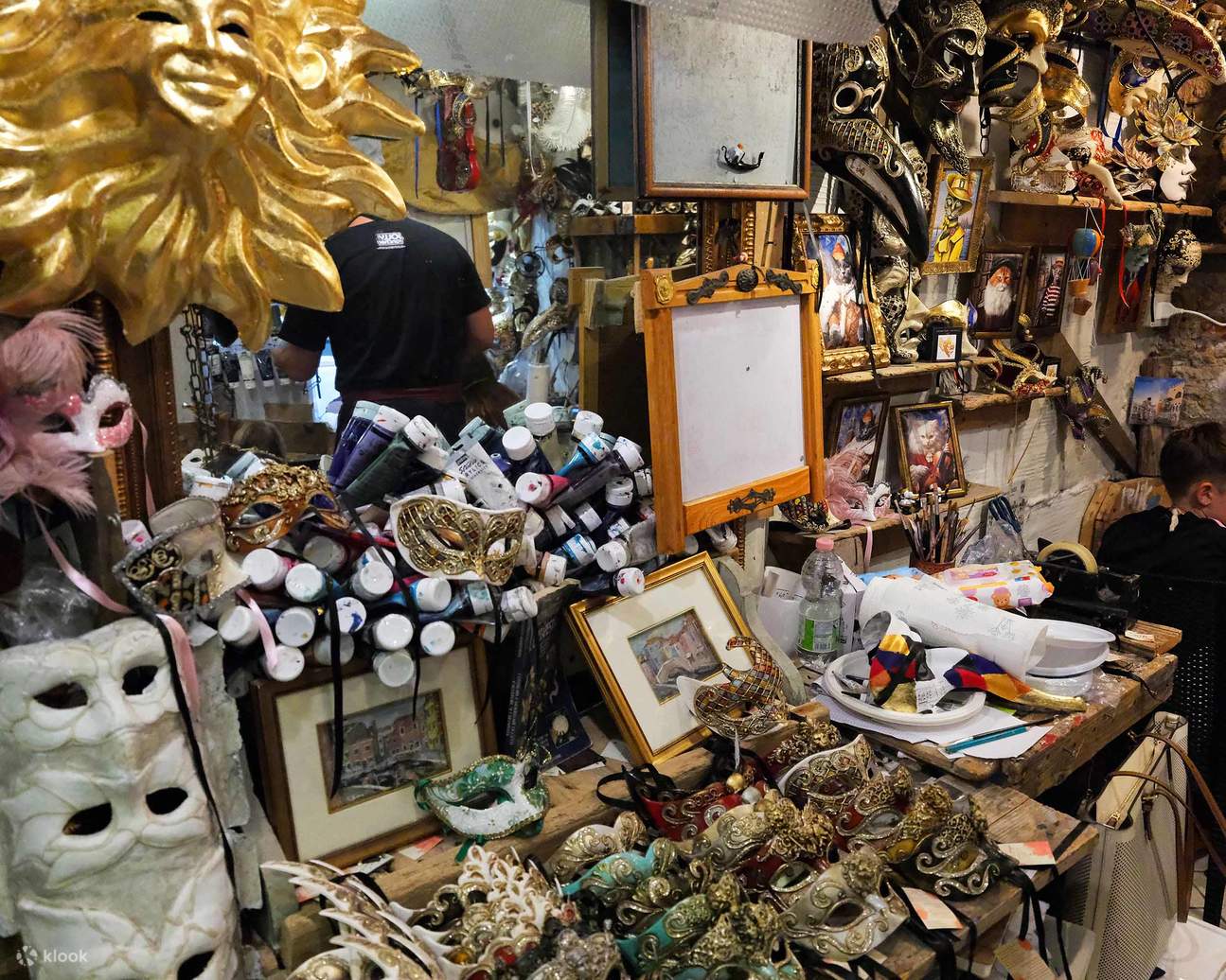 เวิร์กชอปการทำหน้ากากสำหรับงานคาร์นิวัลในเวนิส