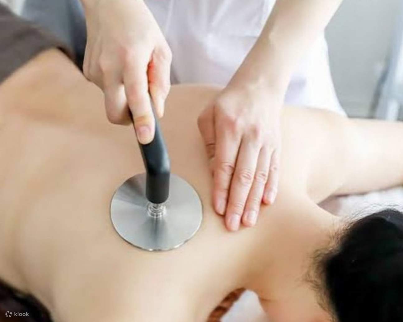 Utilisation du modèle PROMAX haut de gamme d'INDIBA + superviseur senior avec 10 ans d'expérience effectuant personnellement la procédure → Chauffage profond puissant + expérience de soins postopératoires professionnels, l'effet est significatif, sûr et s