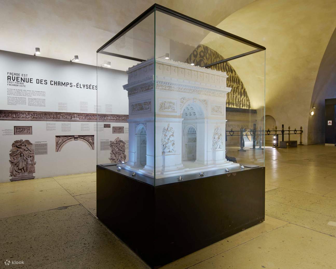 凱旋門屋上チケット