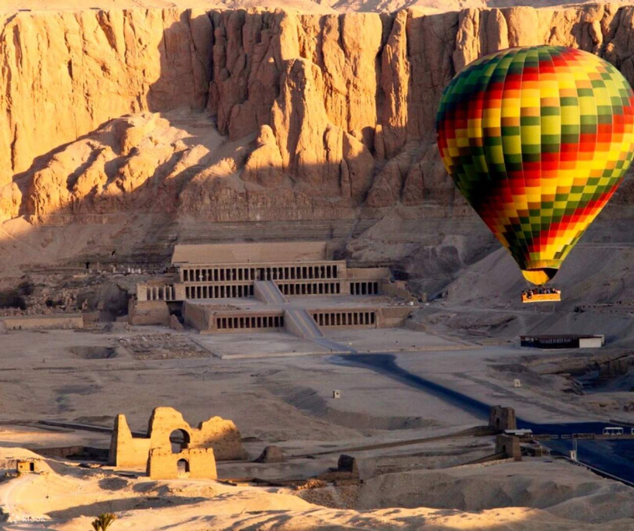 在盧克索翱翔於法老之地