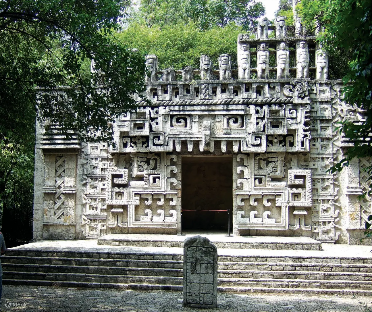 Экскурсия с гидом по замку Чапультепек и антропологическому музею в Мехико  – Klook Россия
