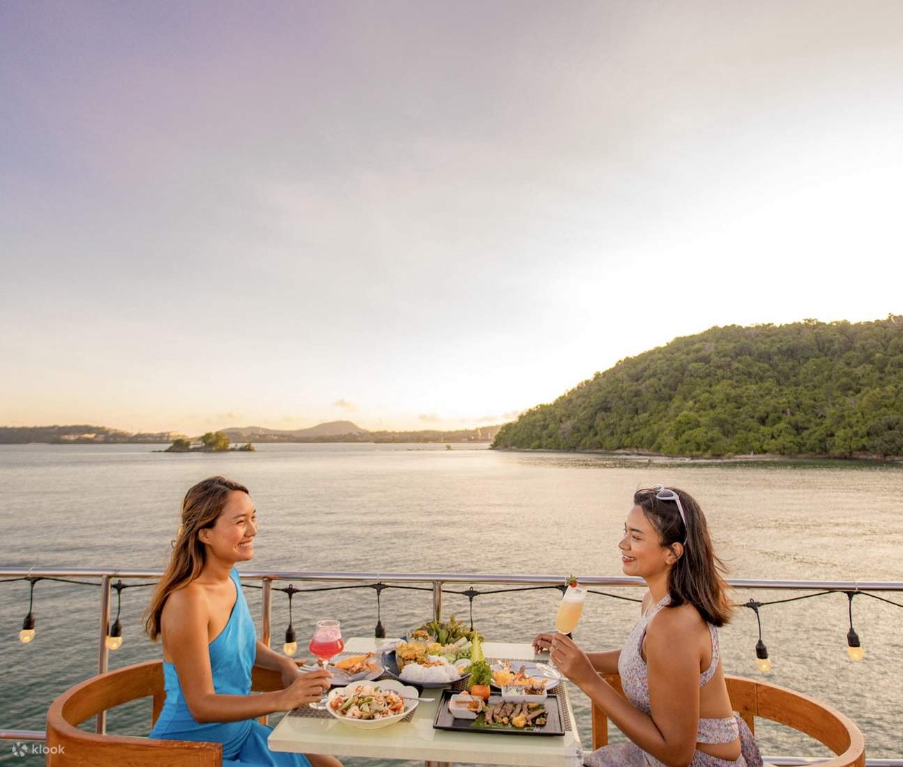 sea-angel-romantic-dinner-cruise-in-phuket-klook