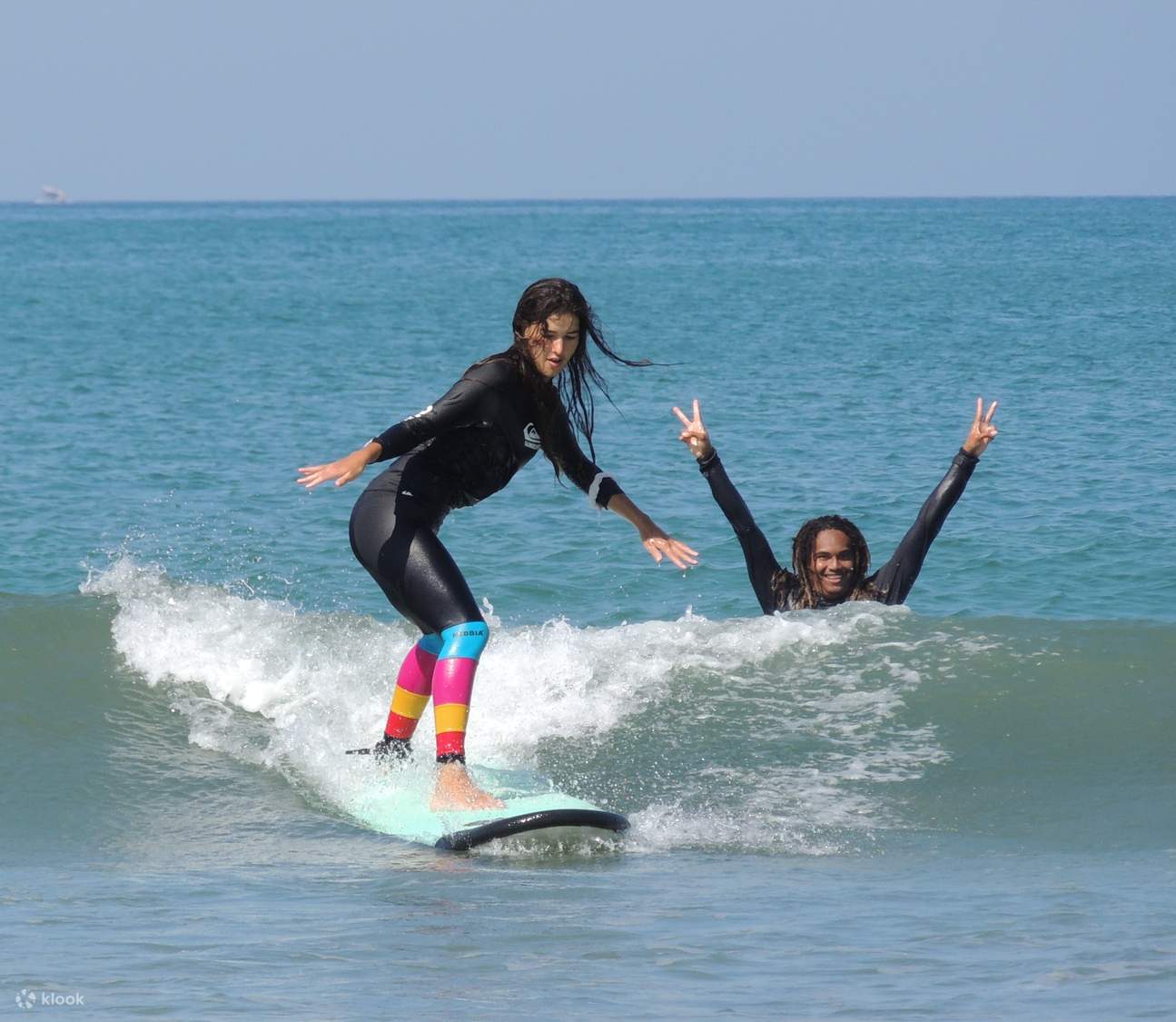 AAA Surf在巴厘岛库塔海滩的冲浪体验