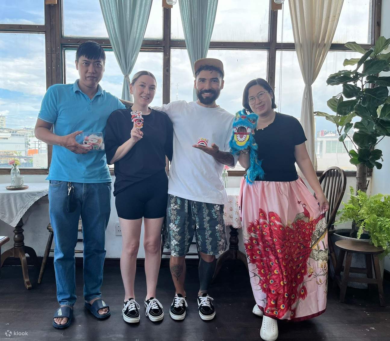 Taller de decoración de mini cabezas de león e historia de la danza del león