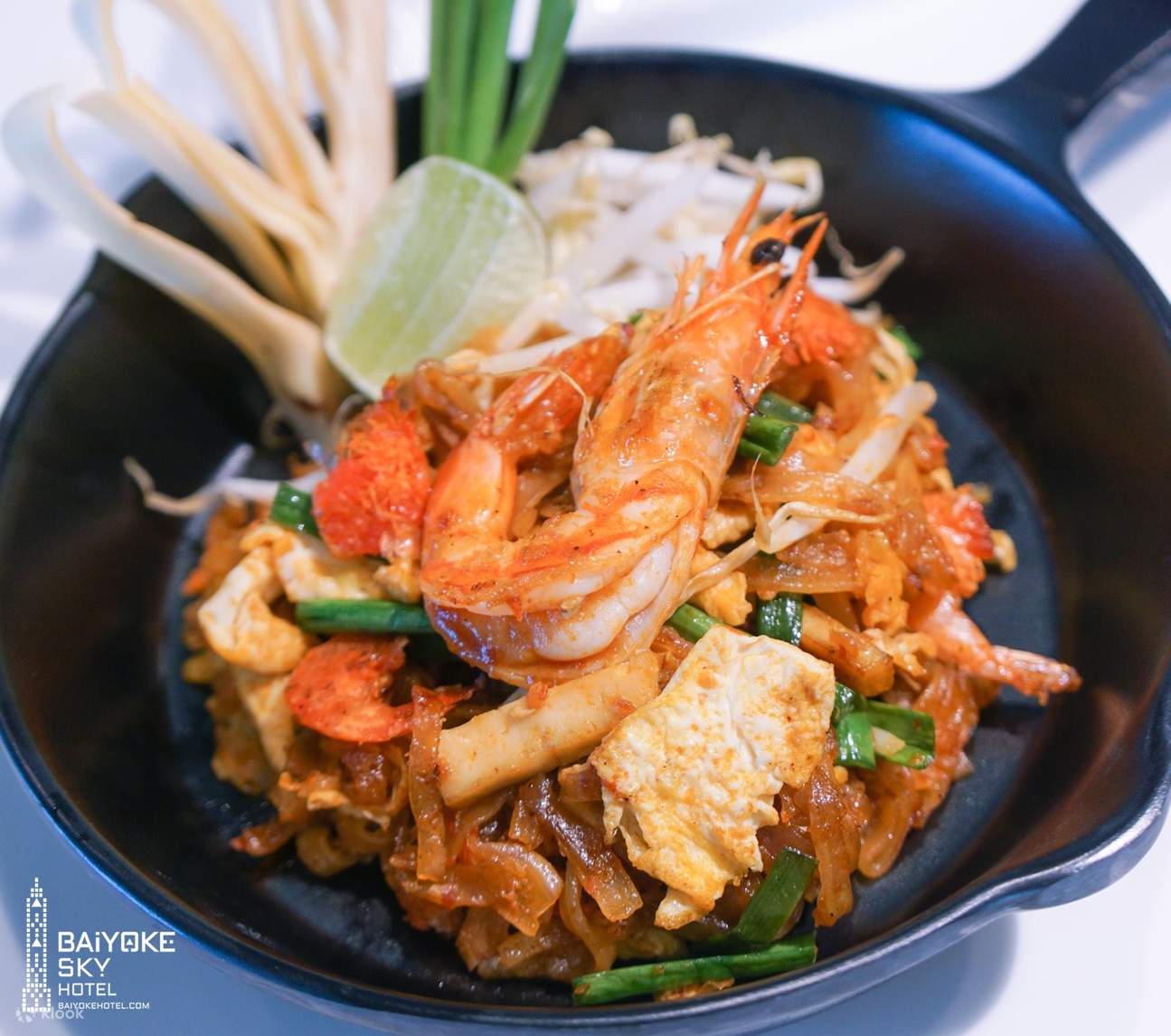 泰式炒河粉配虾