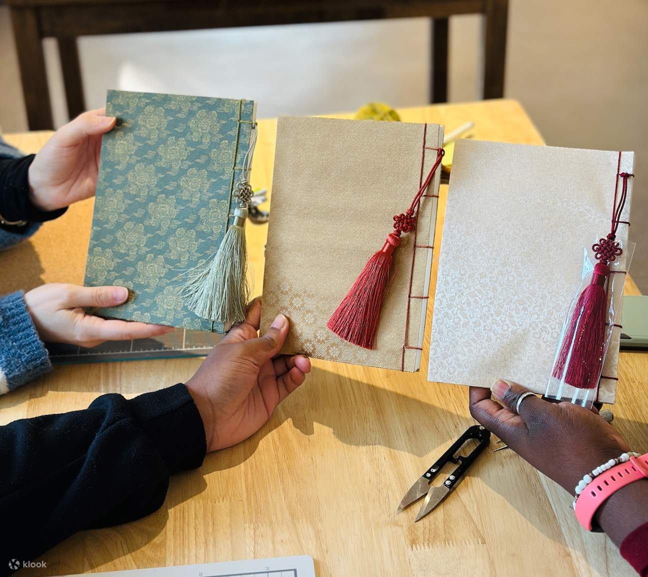 Elaboración de un cuaderno de encuadernación tradicional coreana