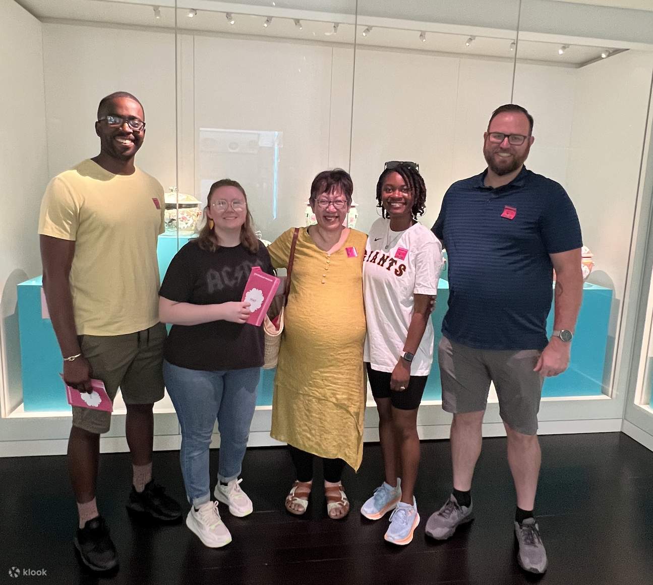 เวิร์คช็อปสเก็ตช์และระบายสี พร้อมเดินชมเมืองเก่า