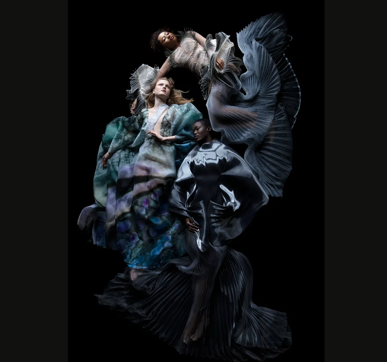 Iris van Herpen, fashion, sculpting, sculpting the senses, visionary fashion
