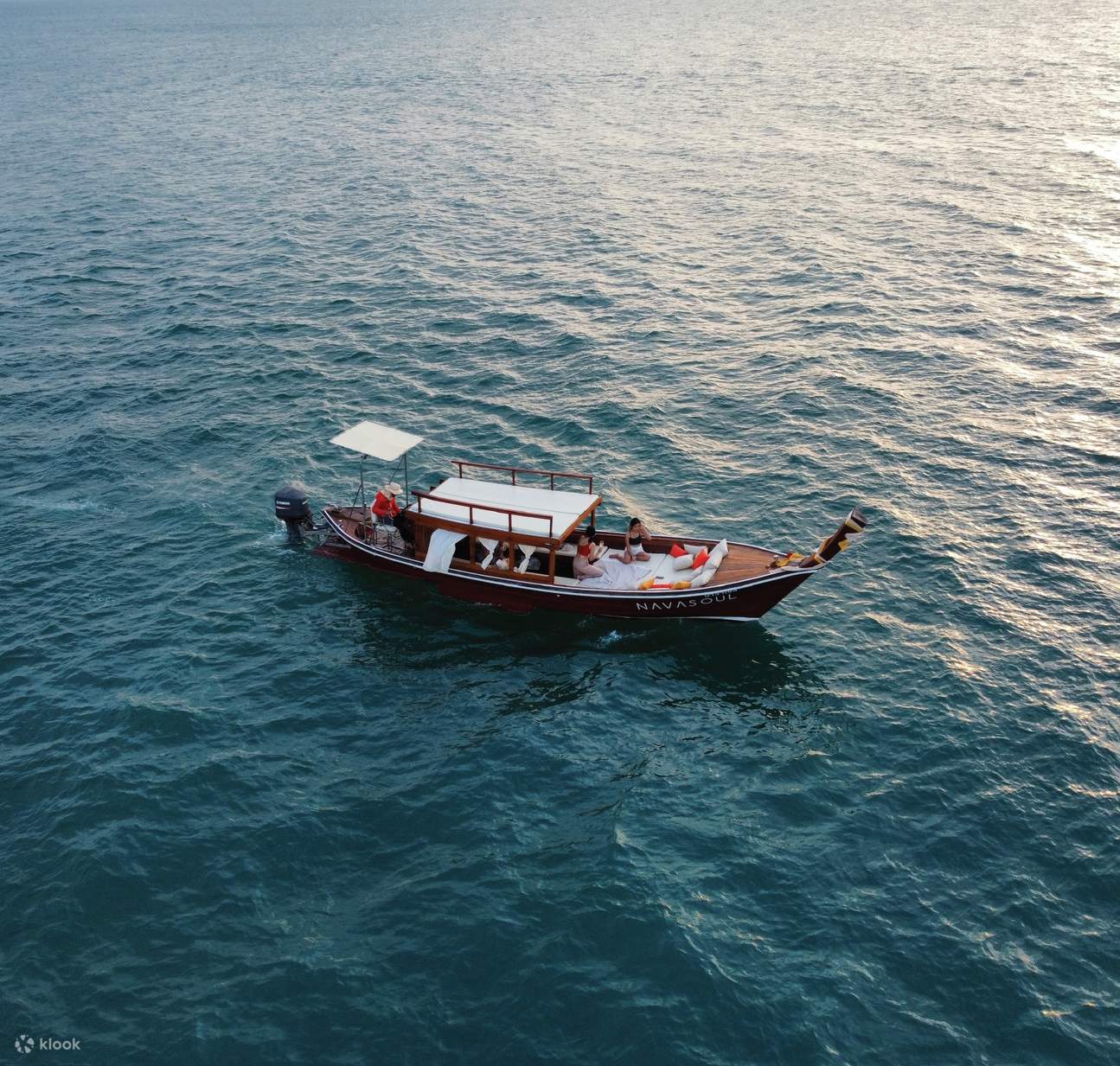 Pattaya Private Luxury Longtail Boat Sightseeing Tour by NAVASOUL Klook