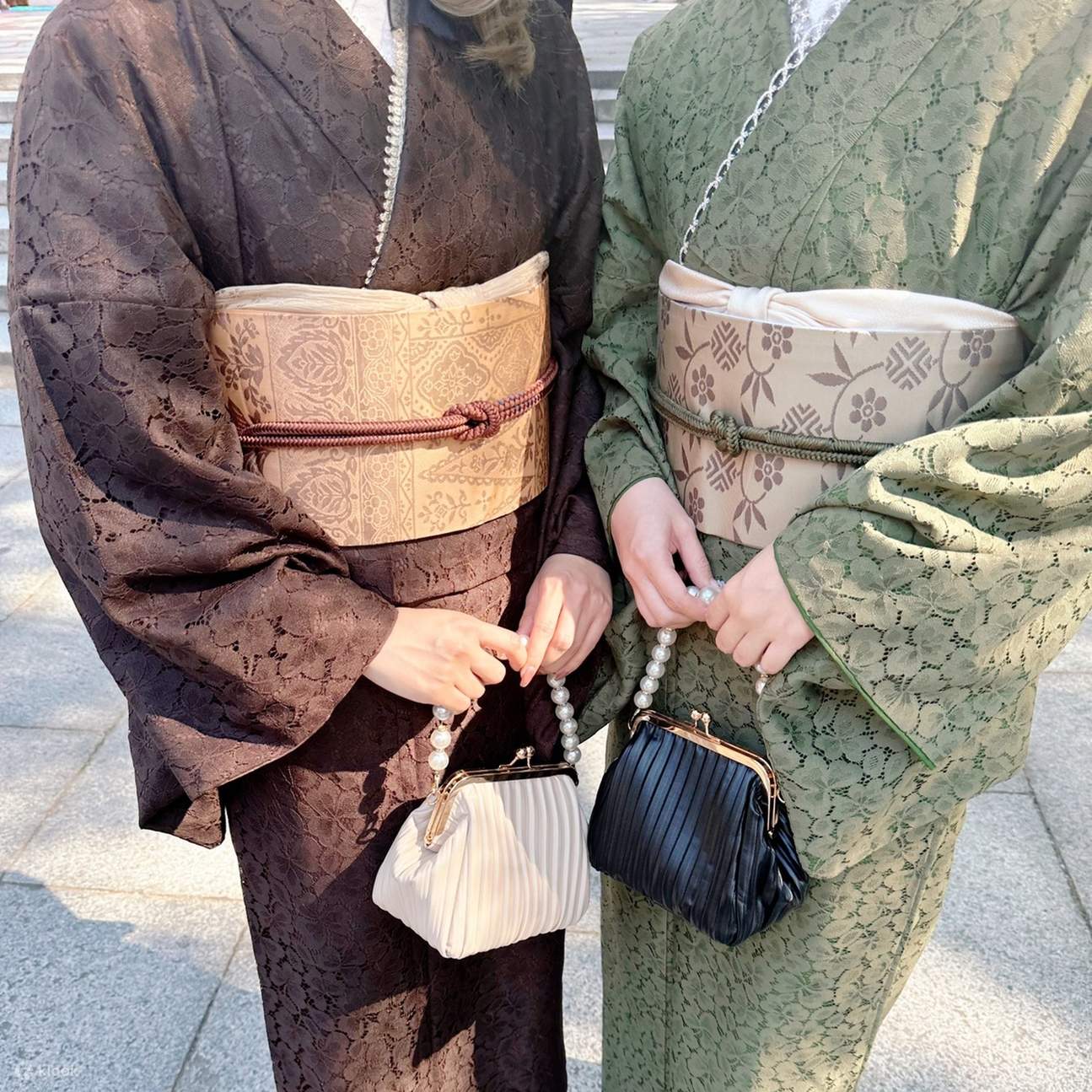 Location de kimonos (fournie par Kimono Rental Wargo, magasin de Kanazawa Korinbo)