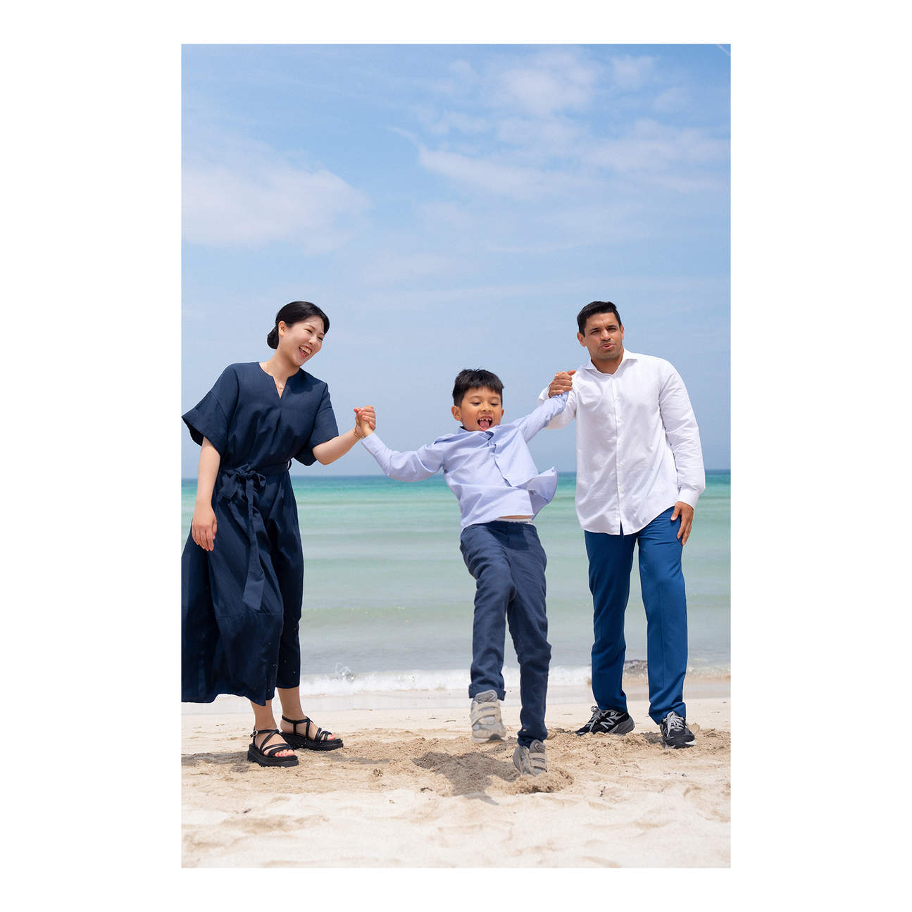 Ciptakan kenangan tak terlupakan bersama keluarga dan teman-teman di tepi pantai