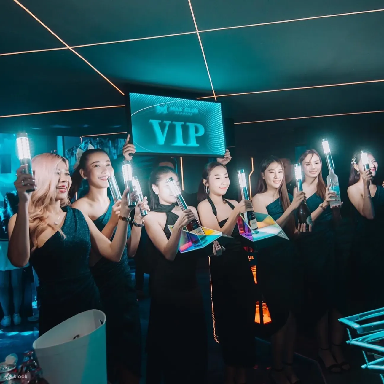 曼谷俱乐部“Max” VIP 预订和交通