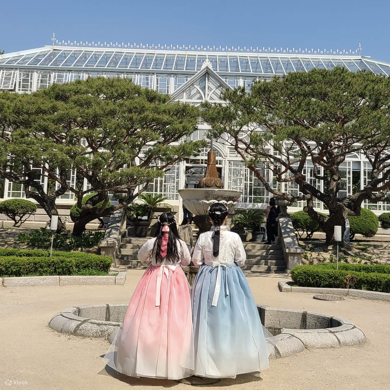Byulgungteo Hanbok Experience Gyeongbokgung Branch