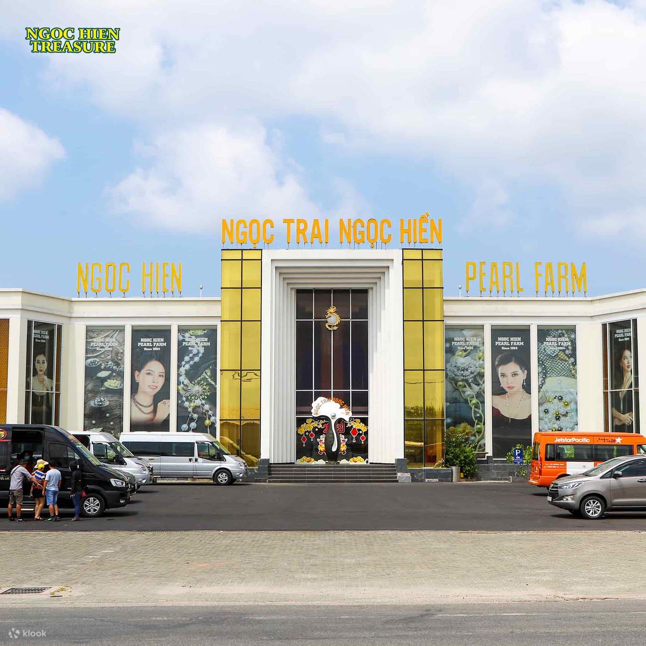 Traslado al aeropuerto de Phu Quoc con experiencia de compras y cafetería