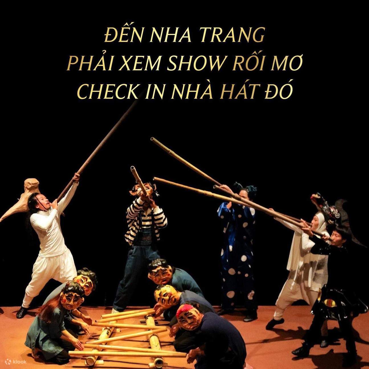 los bailarines estan bailando