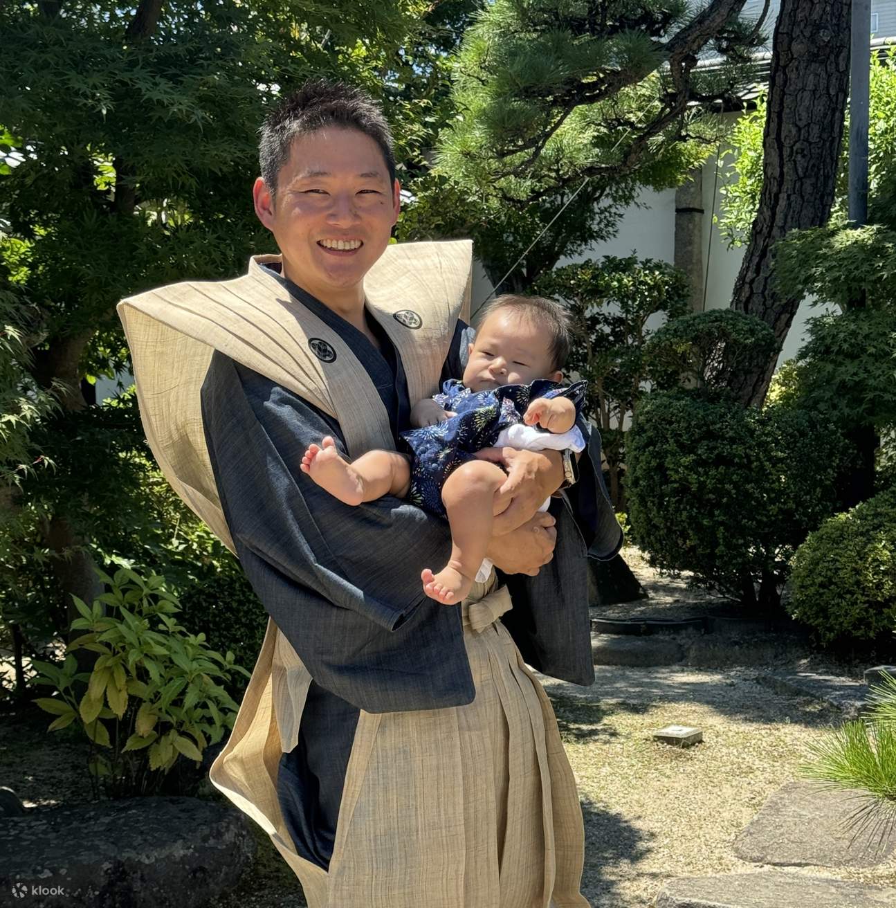 เรามีชุดกิโมโนและชุดยูกาตะแท้ๆ ให้เลือกมากมายสำหรับทุกเพศทุกวัย ให้คุณได้สัมผัสประสบการณ์วัฒนธรรมการแต่งกายแบบดั้งเดิมของญี่ปุ่น