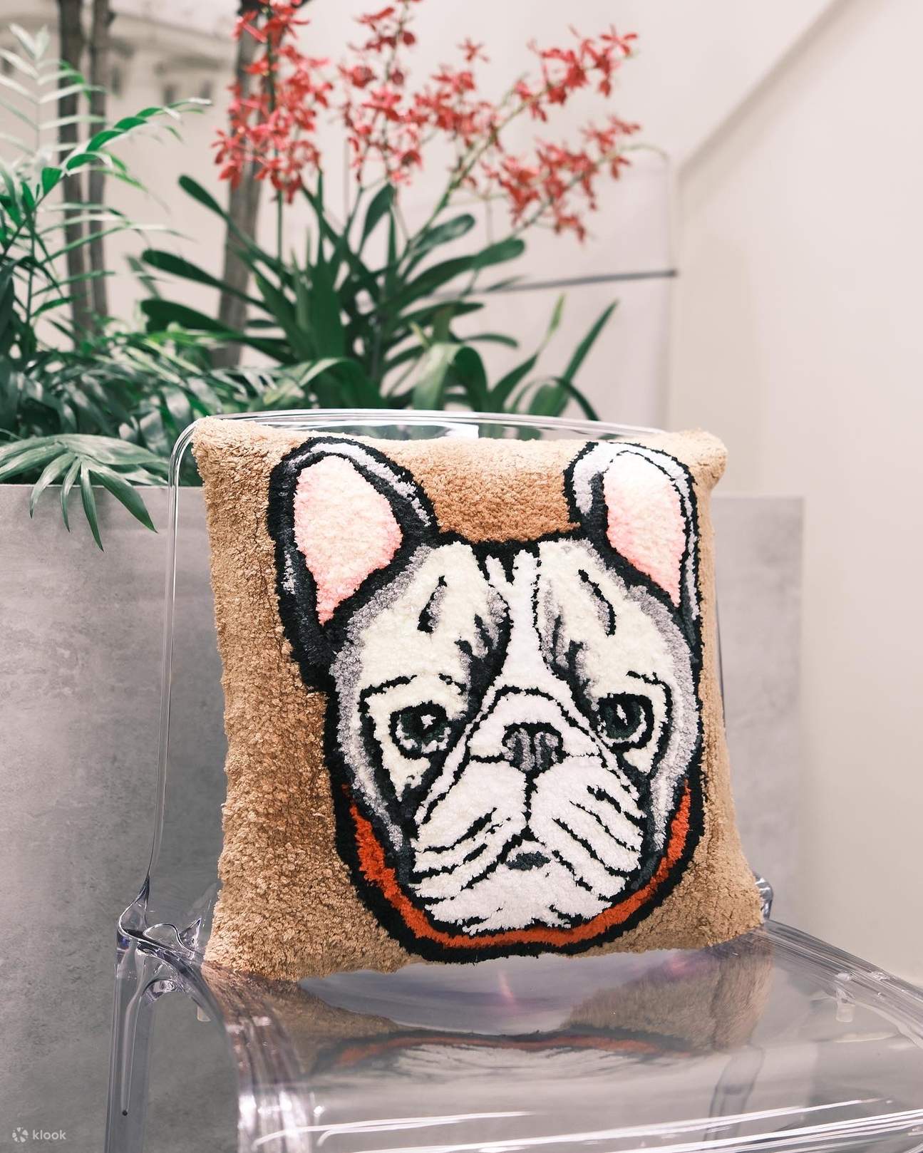 Experiencia de taller de confección manual con pistola de mechones