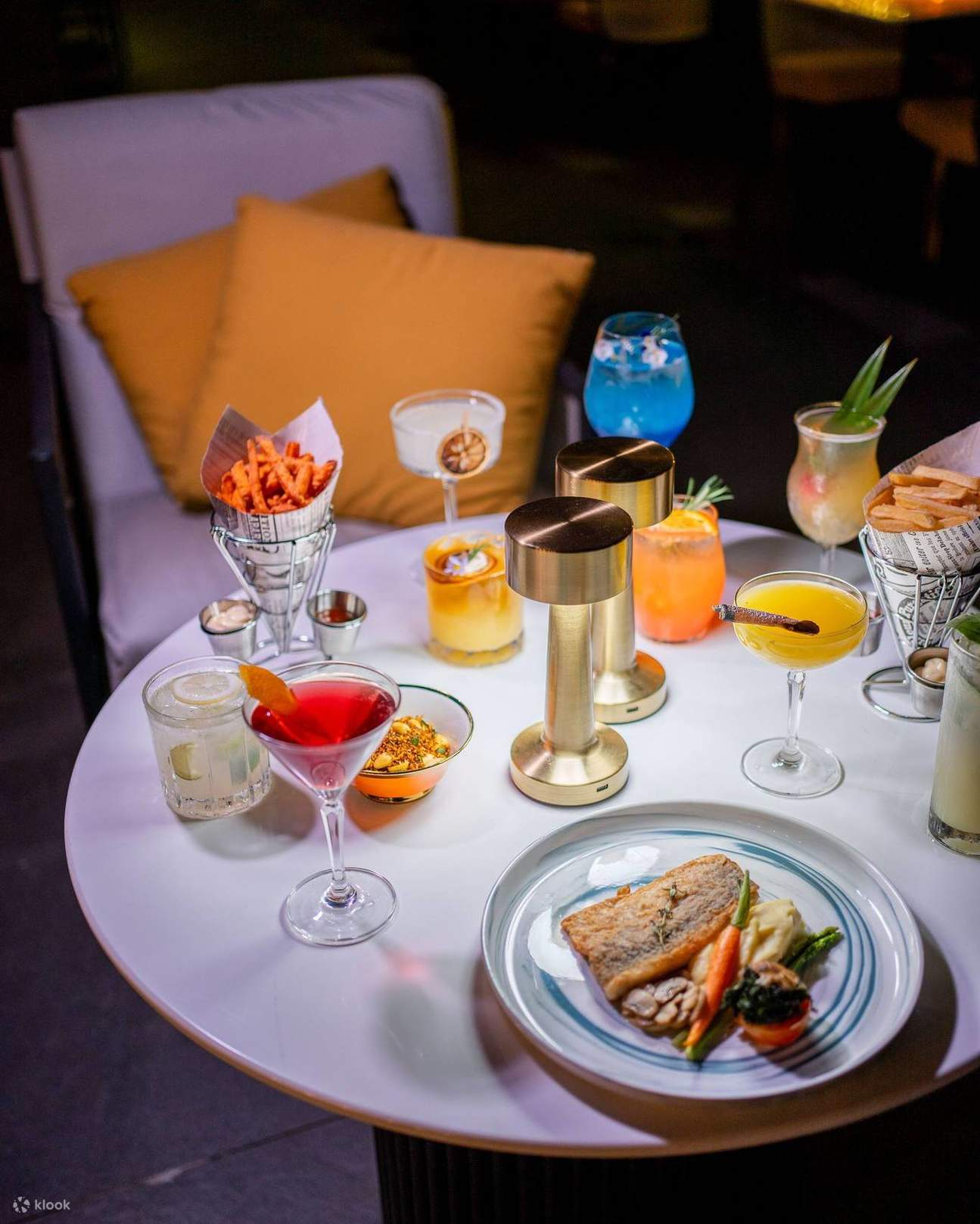 LUNA 48 Rooftop Bar tại Ramada Bangkok Sukhumvit 48