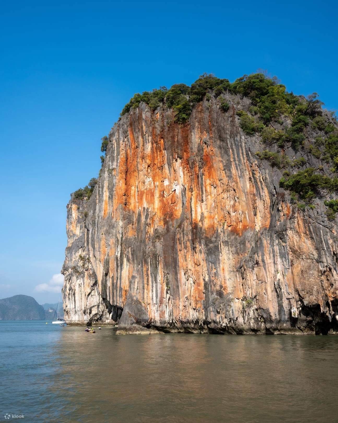Natural lime stone cliffs.