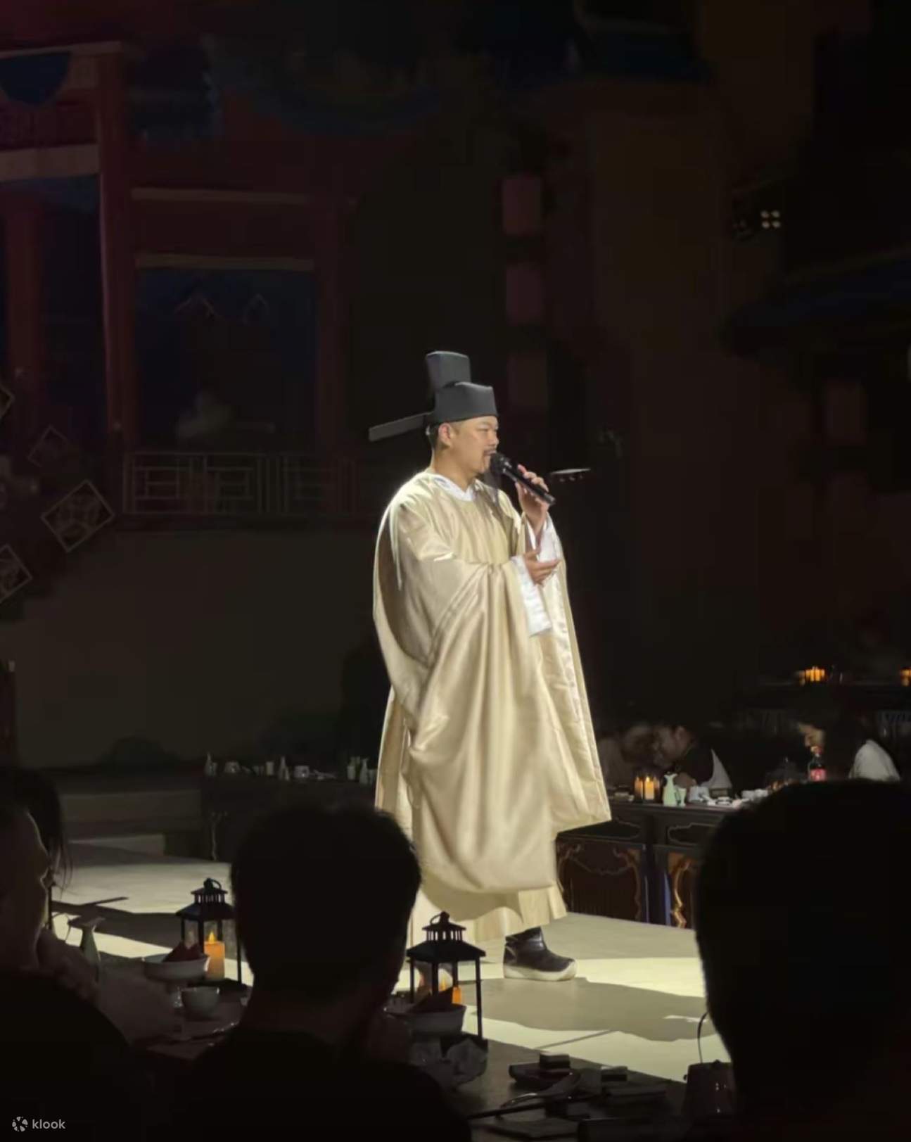 Banchetto Imperiale Viaggio nel Tempo di Kaifeng (Un'esperienza immersiva per rivivere mille anni di storia nell'Henan + Banchetto di corte + Spettacoli di musica e danza classica tradizionale + Eleganza millenaria + Cultura e storia)