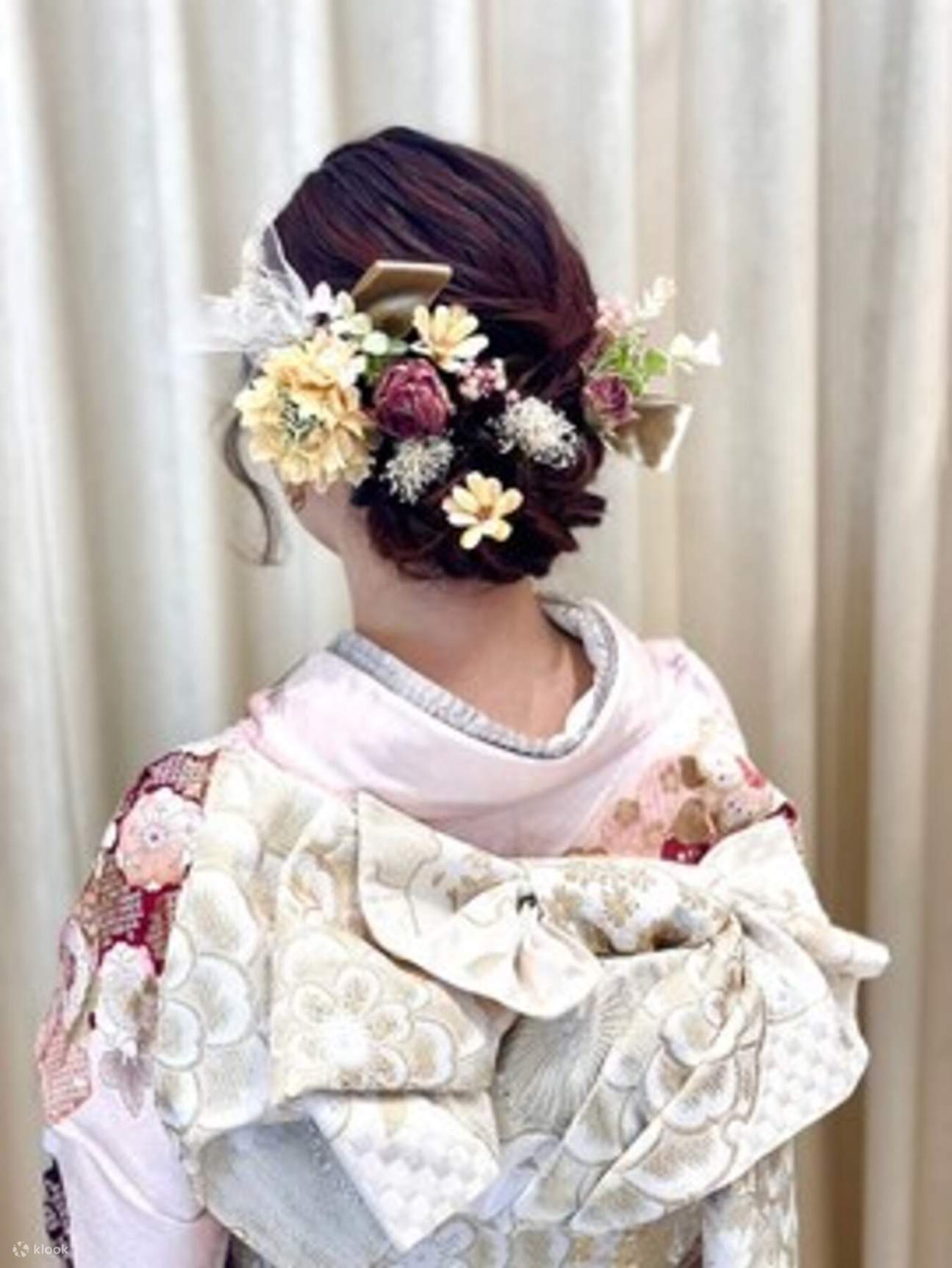 由擁有精湛美髮與化妝技術的日本工作人員親自服務，細緻周到