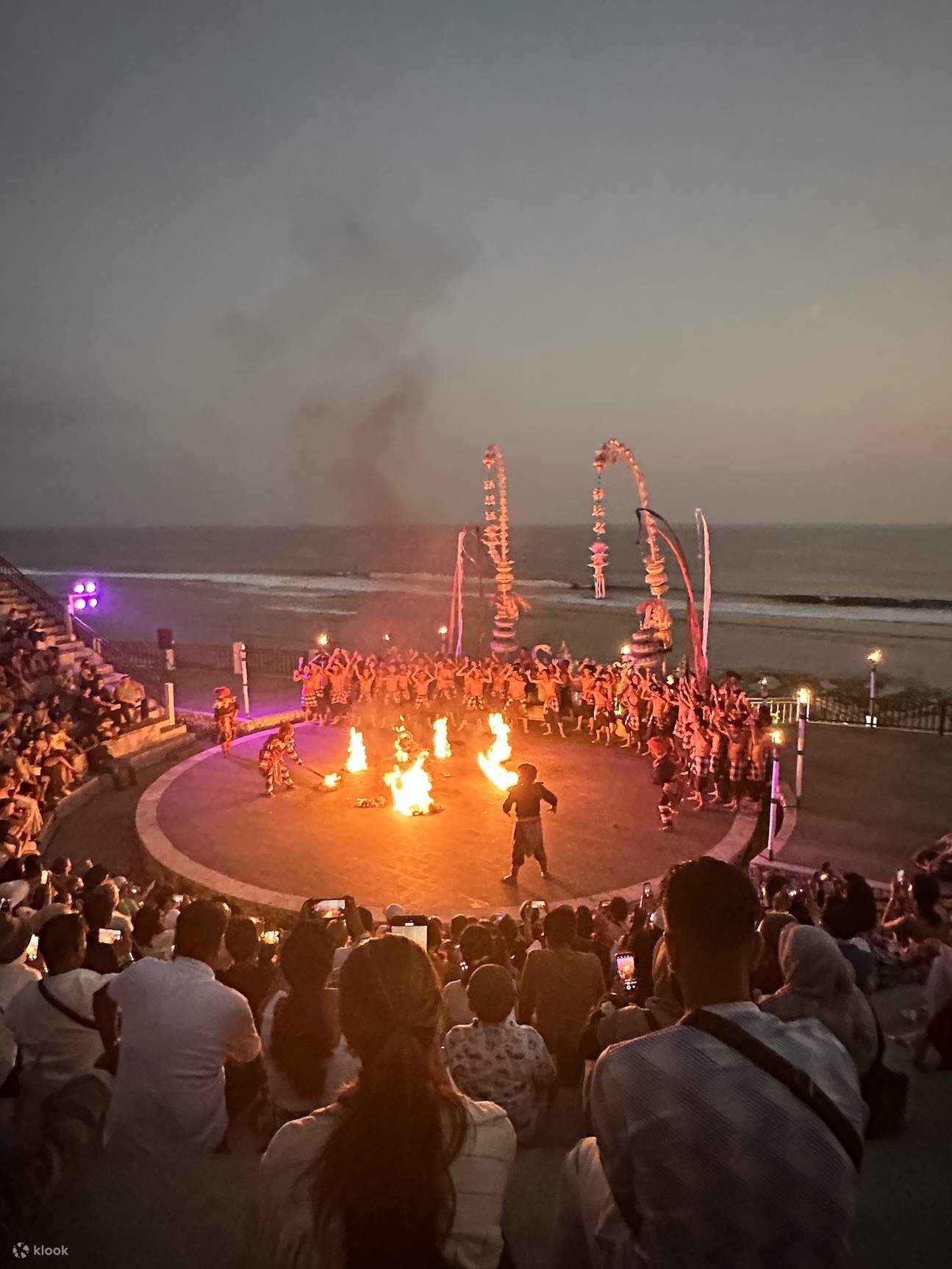 烏魯瓦圖克差火舞表演