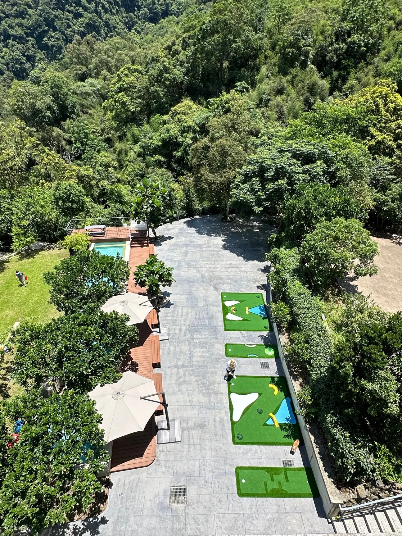 新北: 乌来足立司拉温泉・户外露天风吕・景观汤屋・迷你高尔夫体验