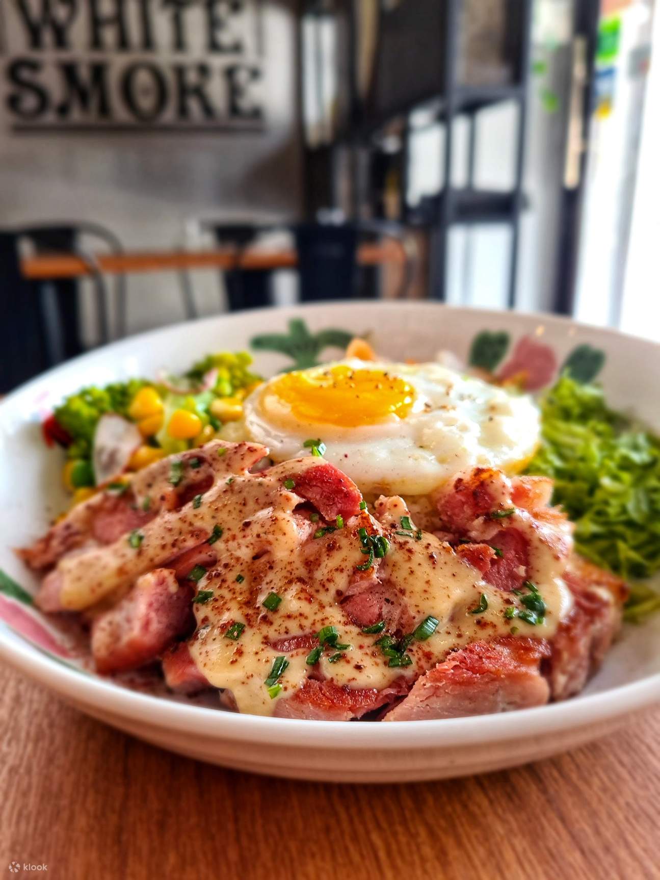 White Smoke Grill & Bar