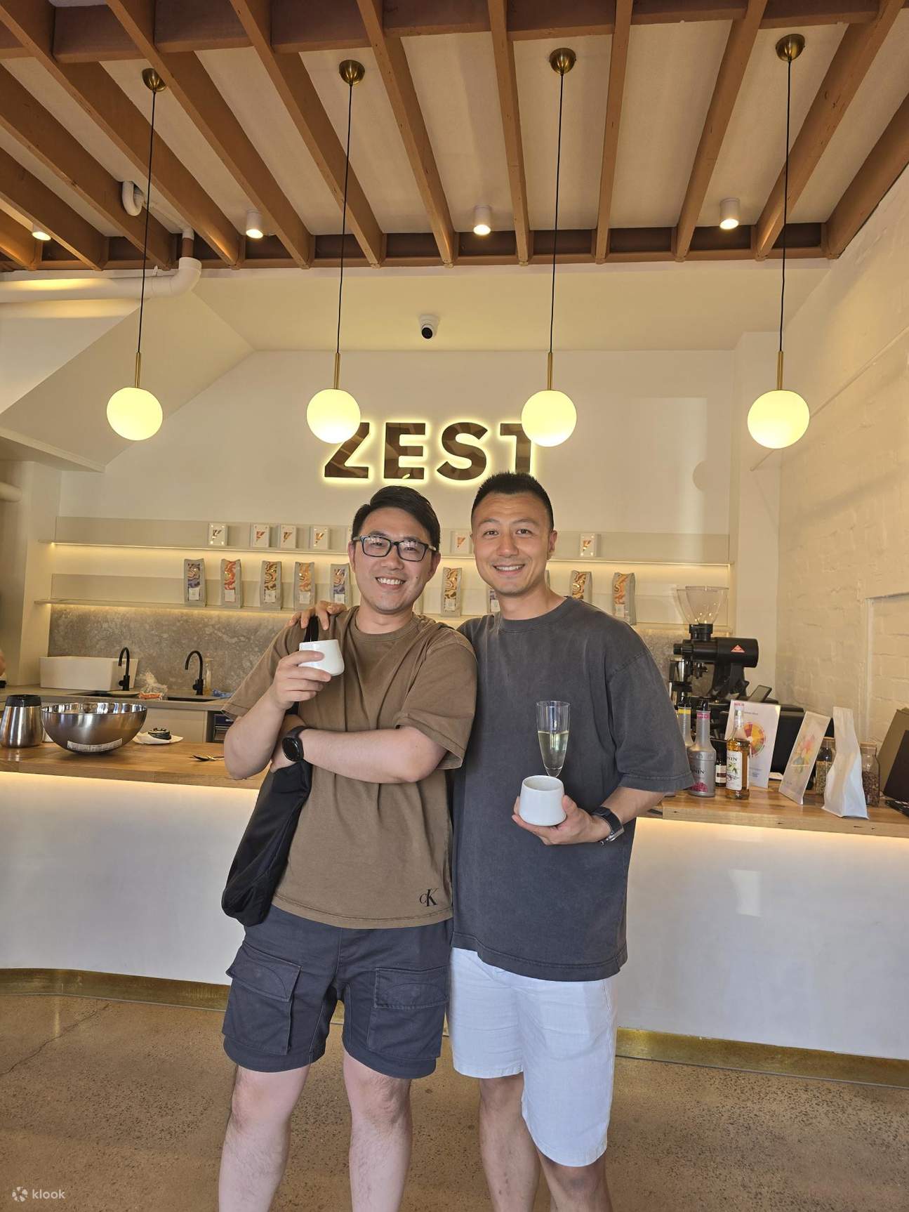 Những người yêu thích cà phê vui vẻ