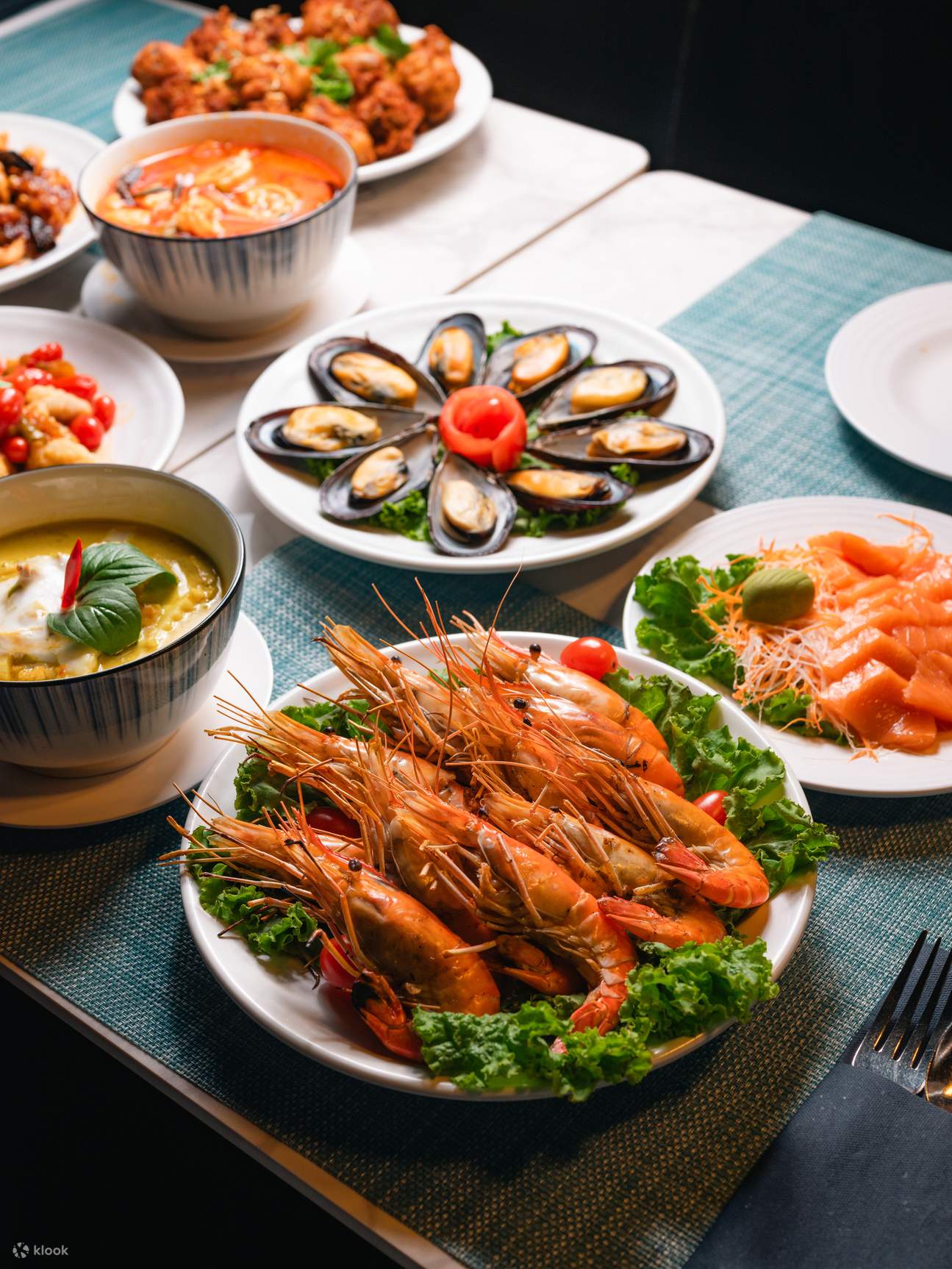 Halal food at Riverside Faraya Cruise