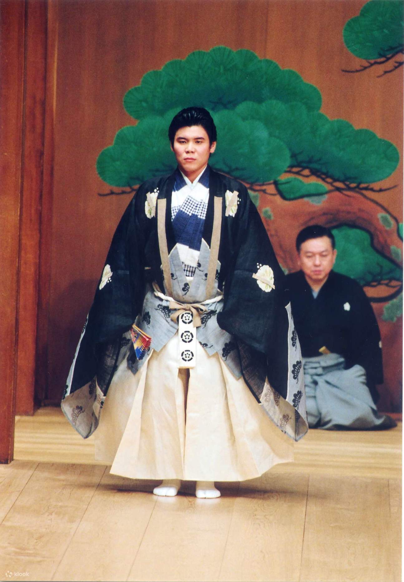 Appréciez la culture Date-Momoyama et l'esthétique wabi-sabi tout en savourant les meilleurs articles.