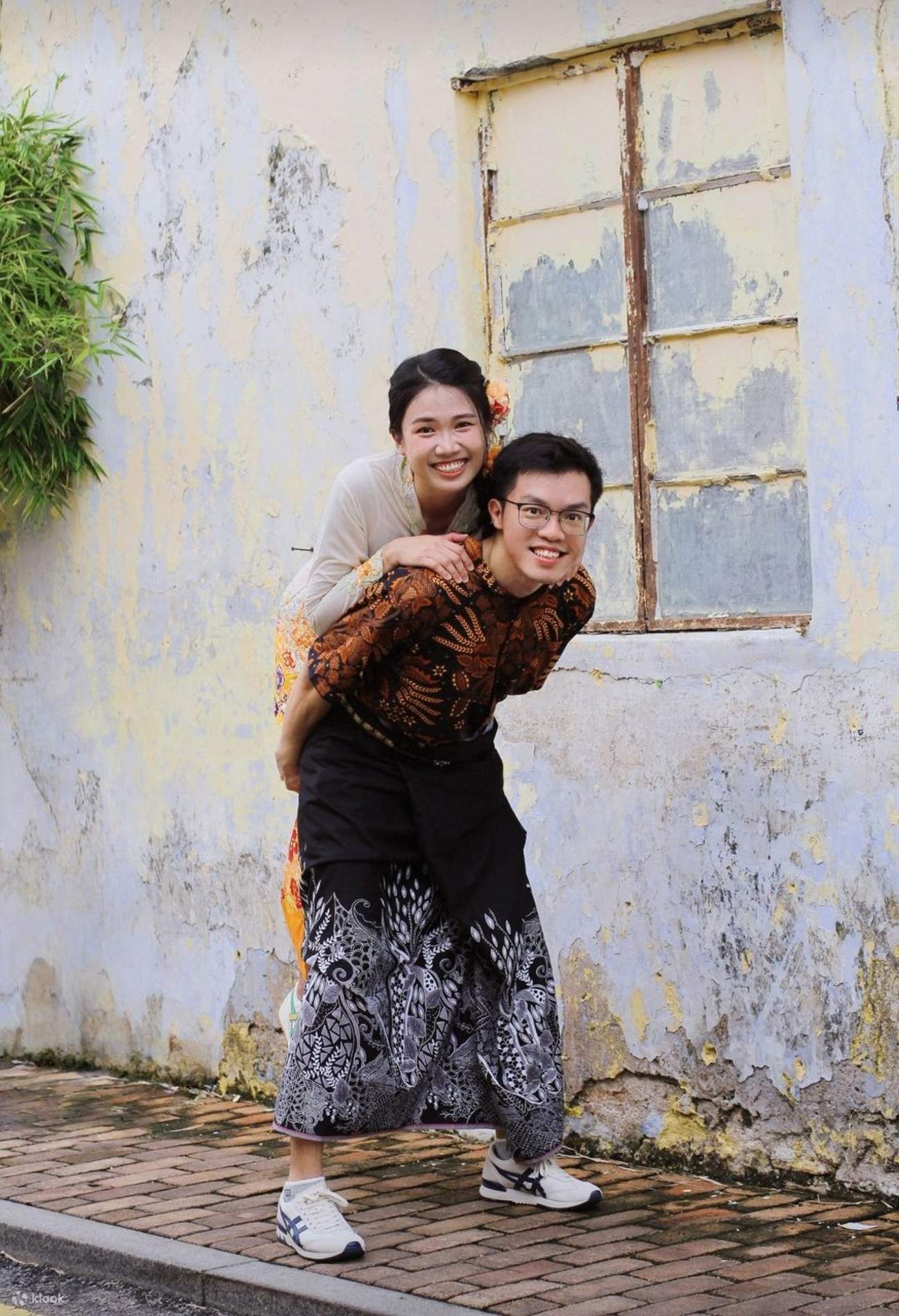 Nyonya Kebaya and Batik Experience in Malacca