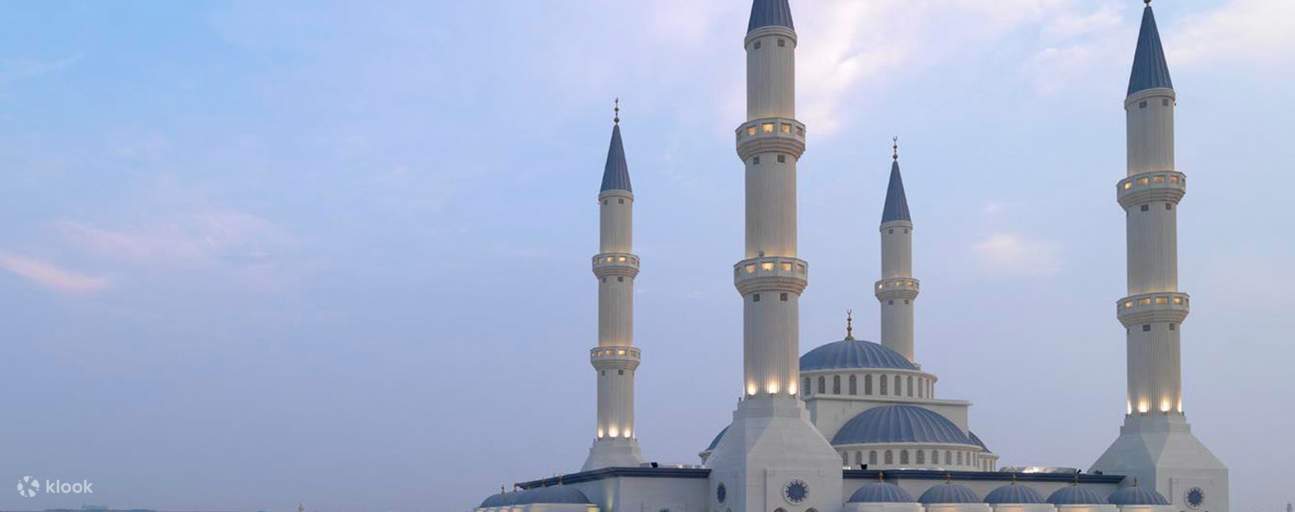 Blue Mosque in Dubai