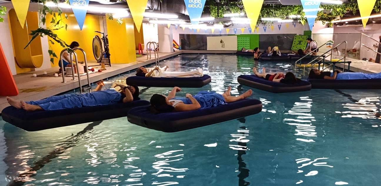 BAÑO DE SONIDO Flotante en el Agua