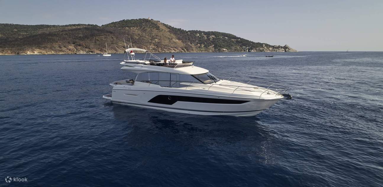 Prestige 590 (макс. 12 чел.)